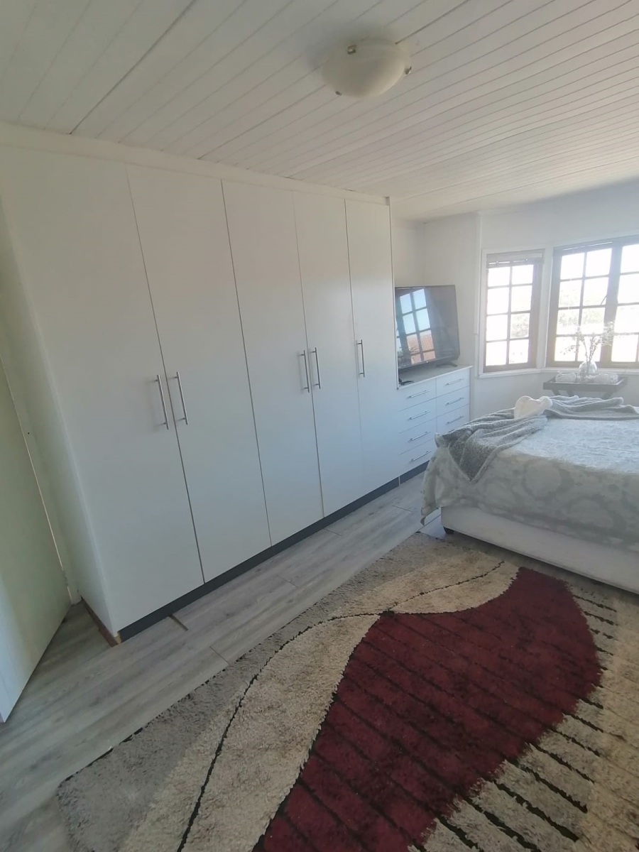 3 Bedroom Property for Sale in Wavecrest Eastern Cape